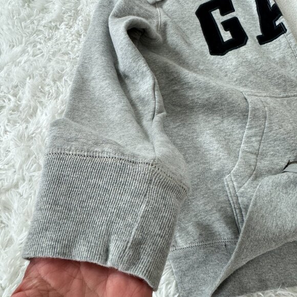 EUC GAP Relaxed Logo Hoodie Size Gray Color Size S - Picture 6 of 9
